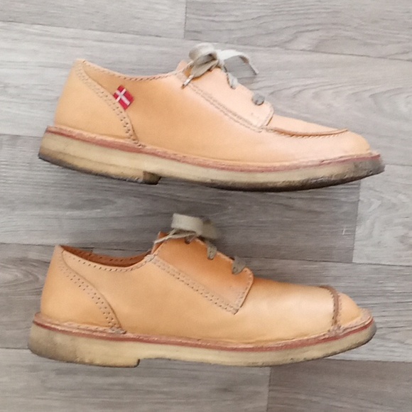 Duckfeet Fyn Tan Leather Unisex Shoes - Picture 3 of 8